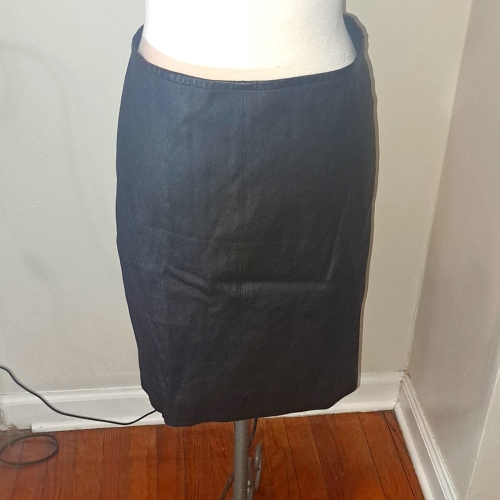 Theory Lambs Leather Knee length fully Lined skirt